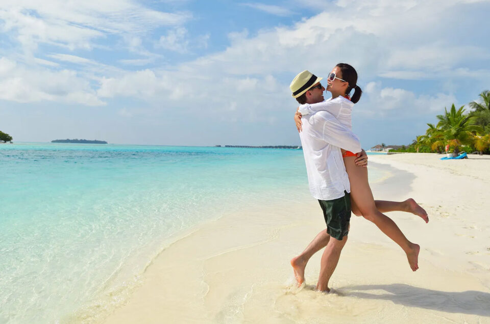 How Do I Book Honeymoon Tour Packages in Goa?